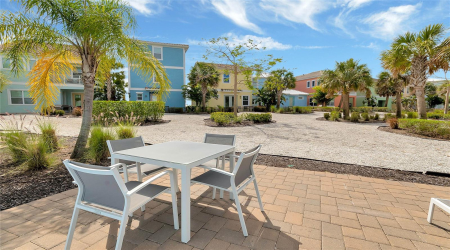 KISSIMMEE, Florida 34747, 2 Bedrooms Bedrooms, ,2 BathroomsBathrooms,Residential,For Sale,DREAMSICLE,0,MFRO6326566