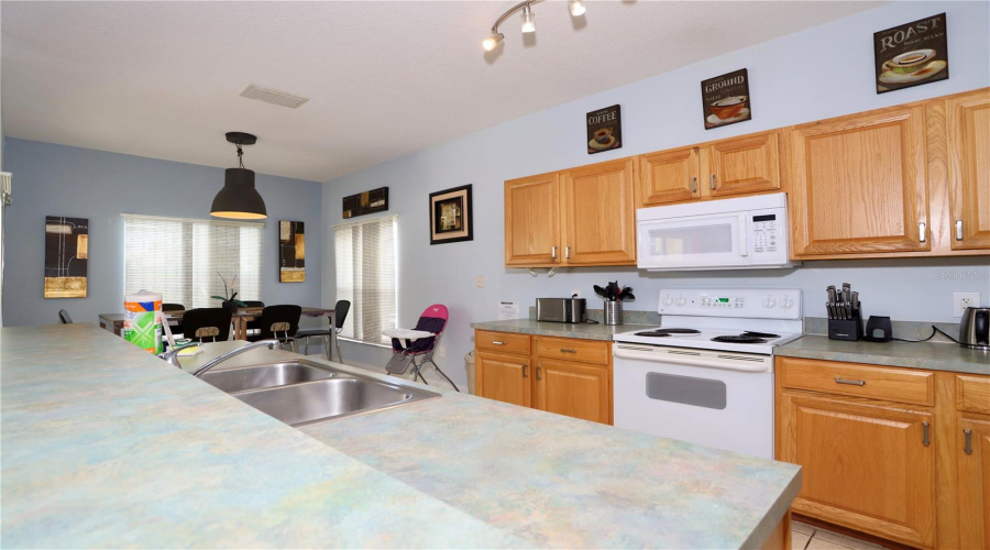KISSIMMEE, Florida 34746, 5 Bedrooms Bedrooms, ,3 BathroomsBathrooms,Residential,For Sale,CUMBRIAN LAKES,0,MFRS5130599