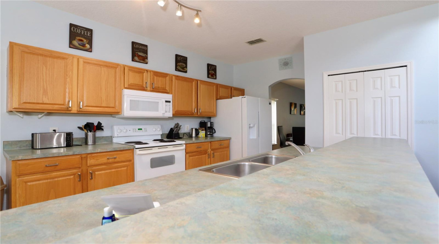 KISSIMMEE, Florida 34746, 5 Bedrooms Bedrooms, ,3 BathroomsBathrooms,Residential,For Sale,CUMBRIAN LAKES,0,MFRS5130599