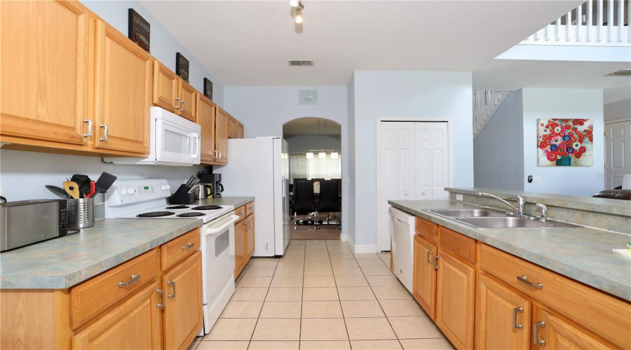 KISSIMMEE, Florida 34746, 5 Bedrooms Bedrooms, ,3 BathroomsBathrooms,Residential,For Sale,CUMBRIAN LAKES,0,MFRS5130599