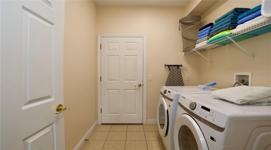 KISSIMMEE, Florida 34746, 5 Bedrooms Bedrooms, ,3 BathroomsBathrooms,Residential,For Sale,CUMBRIAN LAKES,0,MFRS5130599