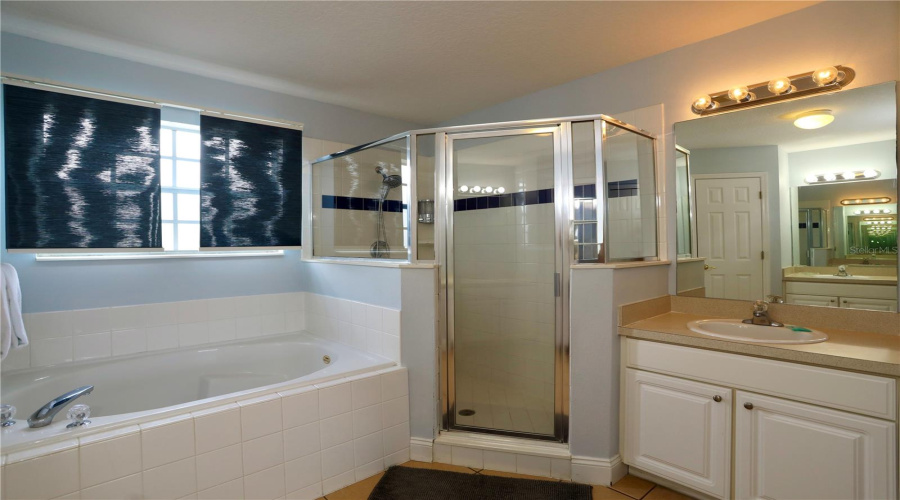 KISSIMMEE, Florida 34746, 5 Bedrooms Bedrooms, ,3 BathroomsBathrooms,Residential,For Sale,CUMBRIAN LAKES,0,MFRS5130599