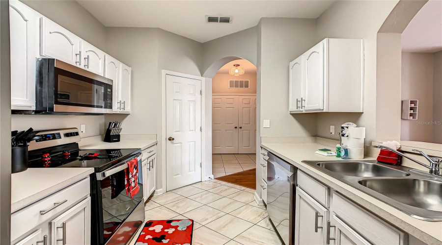 KISSIMMEE, Florida 34747, 3 Bedrooms Bedrooms, ,2 BathroomsBathrooms,Residential,For Sale,COMROW,0,MFRO6327192