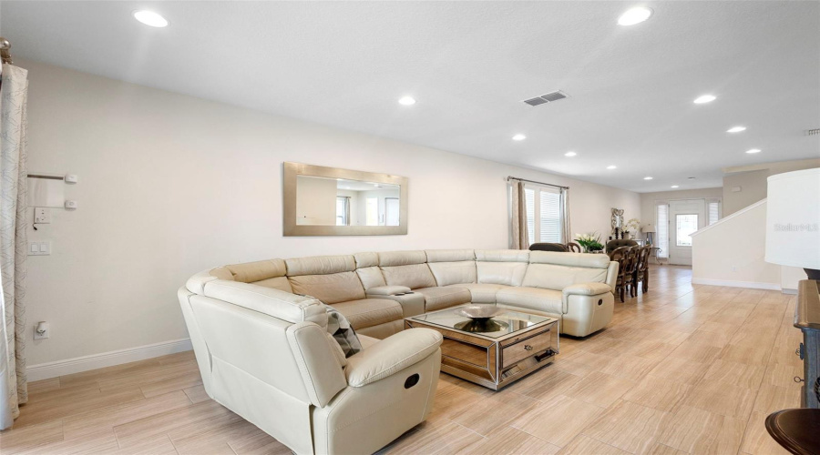 KISSIMMEE, Florida 34747, 6 Bedrooms Bedrooms, ,6 BathroomsBathrooms,Residential,For Sale,PENDANT,0,MFRO6318931