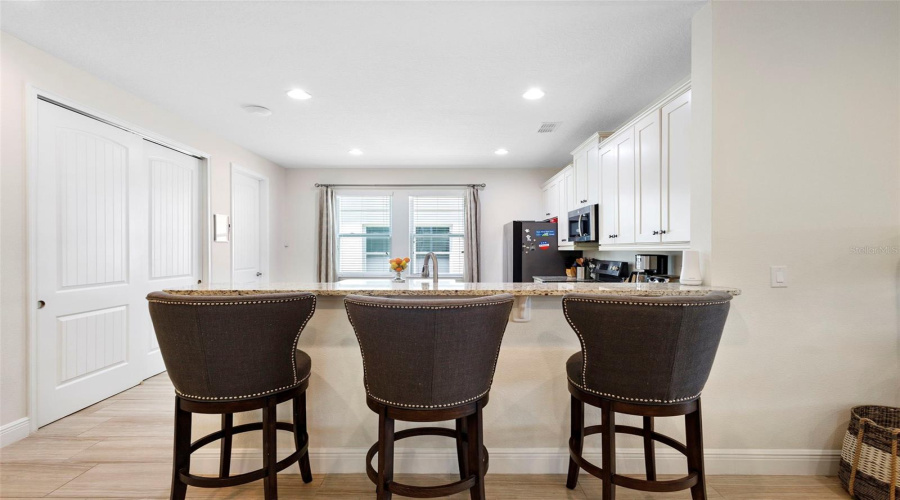 KISSIMMEE, Florida 34747, 6 Bedrooms Bedrooms, ,6 BathroomsBathrooms,Residential,For Sale,PENDANT,0,MFRO6318931