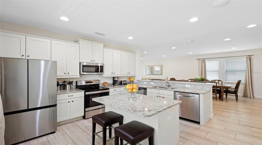 KISSIMMEE, Florida 34747, 6 Bedrooms Bedrooms, ,6 BathroomsBathrooms,Residential,For Sale,PENDANT,0,MFRO6318931