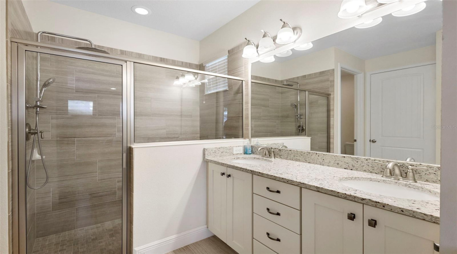 KISSIMMEE, Florida 34747, 6 Bedrooms Bedrooms, ,6 BathroomsBathrooms,Residential,For Sale,PENDANT,0,MFRO6318931