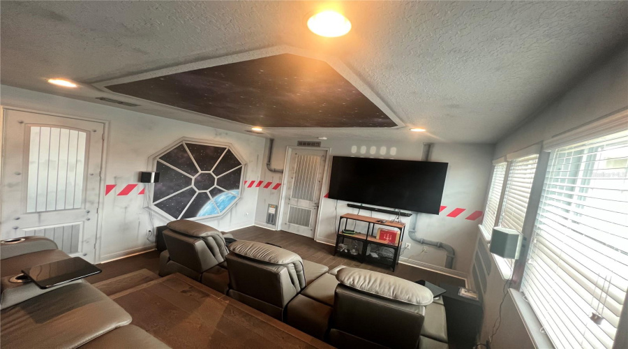 KISSIMMEE, Florida 34747, 6 Bedrooms Bedrooms, ,6 BathroomsBathrooms,Residential,For Sale,PENDANT,0,MFRO6318931