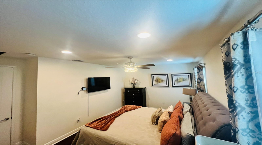 KISSIMMEE, Florida 34747, 6 Bedrooms Bedrooms, ,6 BathroomsBathrooms,Residential,For Sale,PENDANT,0,MFRO6318931