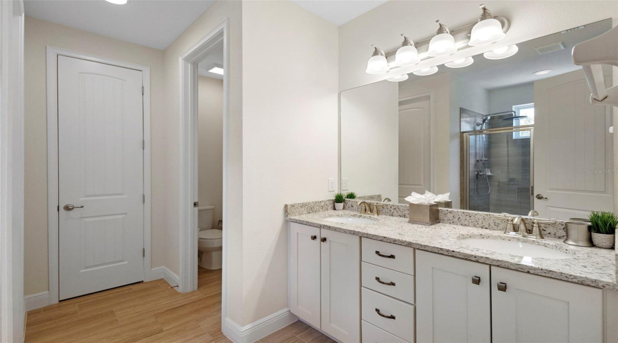 KISSIMMEE, Florida 34747, 6 Bedrooms Bedrooms, ,6 BathroomsBathrooms,Residential,For Sale,PENDANT,0,MFRO6318931