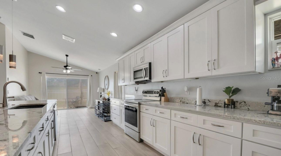 DAVENPORT, Florida 33897, 4 Bedrooms Bedrooms, ,2 BathroomsBathrooms,Residential,For Sale,SOMERSET,0,MFRO6327524