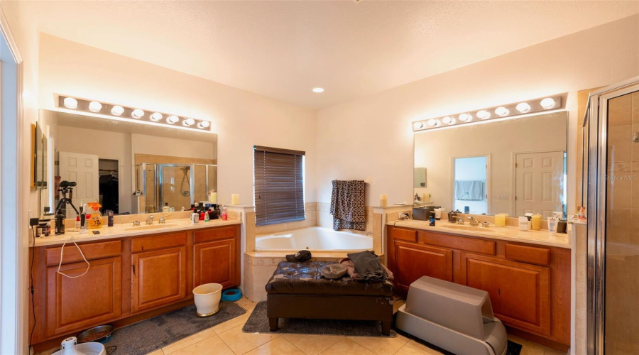 KISSIMMEE, Florida 34746, 4 Bedrooms Bedrooms, ,3 BathroomsBathrooms,Residential,For Sale,EAGLE ISLE,0,MFRTB8407800