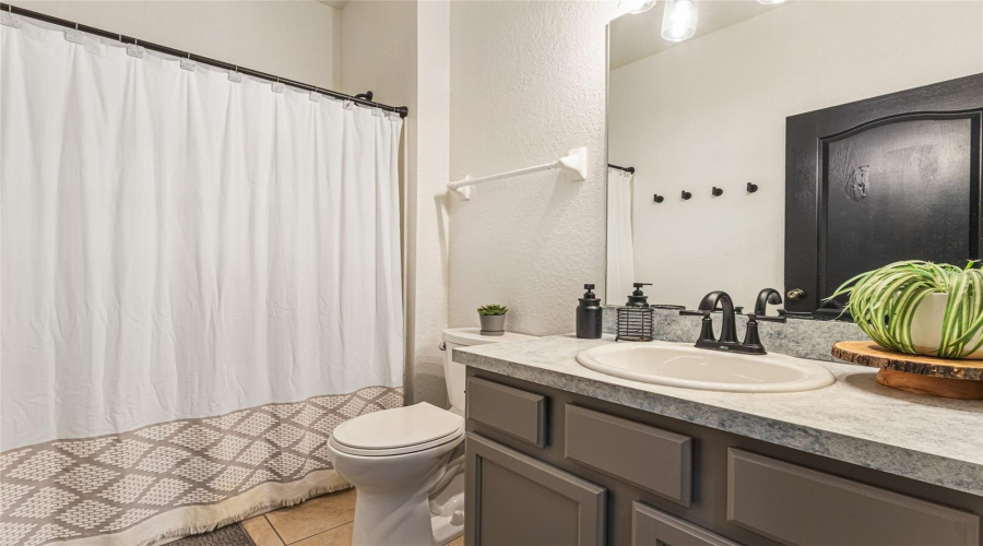 BATHROOM-1ST FLOOR