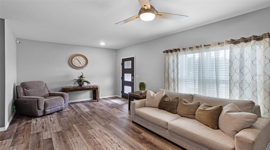 KISSIMMEE, Florida 34746, 4 Bedrooms Bedrooms, ,2 BathroomsBathrooms,Residential,For Sale,DAVENPORT CREEK,0,MFRO6327328