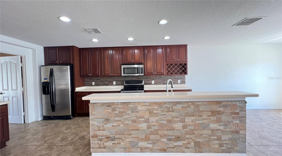 DAVENPORT, Florida 33896, 5 Bedrooms Bedrooms, ,3 BathroomsBathrooms,Residential,For Sale,ROSSELLI,0,MFRS5130916