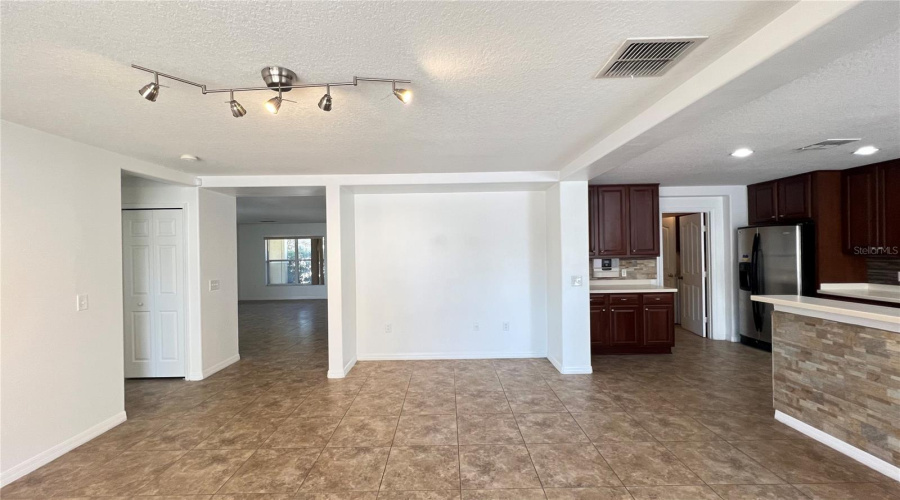 DAVENPORT, Florida 33896, 5 Bedrooms Bedrooms, ,3 BathroomsBathrooms,Residential,For Sale,ROSSELLI,0,MFRS5130916