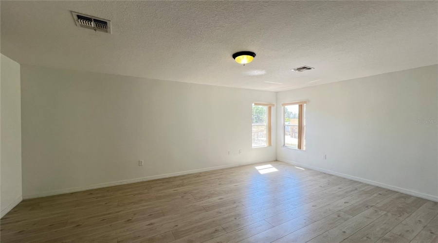 DAVENPORT, Florida 33896, 5 Bedrooms Bedrooms, ,3 BathroomsBathrooms,Residential,For Sale,ROSSELLI,0,MFRS5130916