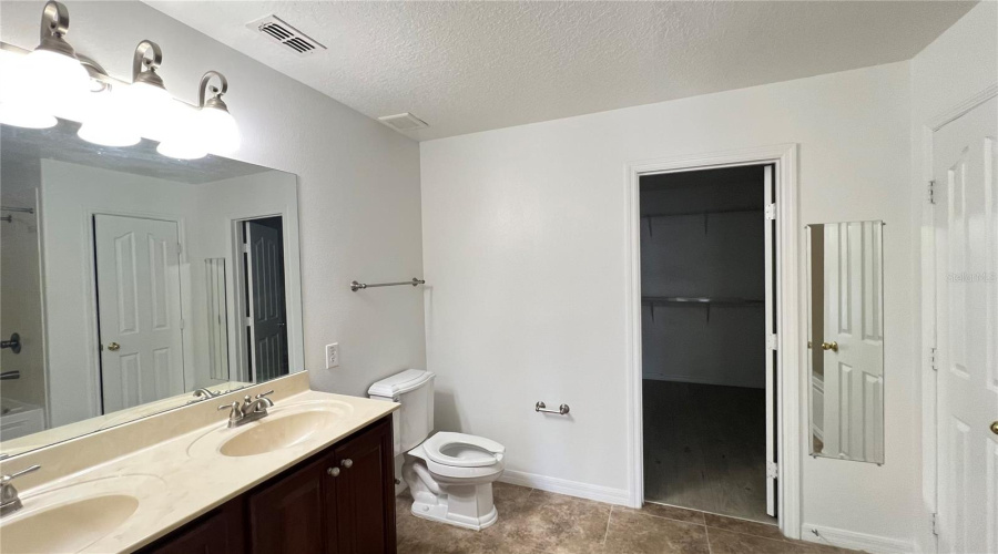 DAVENPORT, Florida 33896, 5 Bedrooms Bedrooms, ,3 BathroomsBathrooms,Residential,For Sale,ROSSELLI,0,MFRS5130916