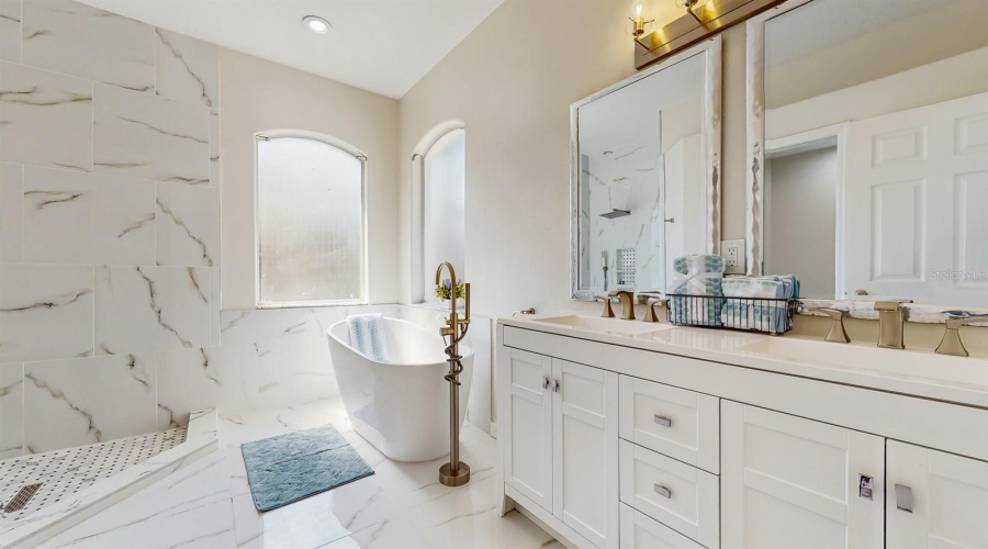 KISSIMMEE, Florida 34746, 4 Bedrooms Bedrooms, ,2 BathroomsBathrooms,Residential,For Sale,TRAPSIDE,0,MFRO6317494
