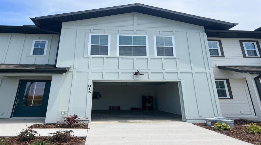 DAVENPORT, Florida 33896, 3 Bedrooms Bedrooms, ,2 BathroomsBathrooms,Residential,For Sale,CONCH,0,MFRS5131022