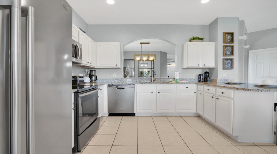 KISSIMMEE, Florida 34747, 7 Bedrooms Bedrooms, ,4 BathroomsBathrooms,Residential,For Sale,BASNETT,0,MFRO6327614