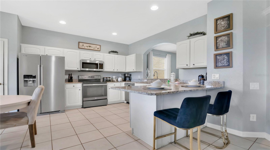 KISSIMMEE, Florida 34747, 7 Bedrooms Bedrooms, ,4 BathroomsBathrooms,Residential,For Sale,BASNETT,0,MFRO6327614