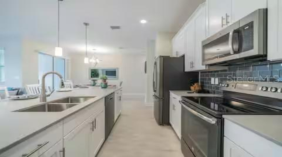 DAVENPORT, Florida 33896, 4 Bedrooms Bedrooms, ,3 BathroomsBathrooms,Residential,For Sale,OCEAN COURSE,0,MFRO6327380