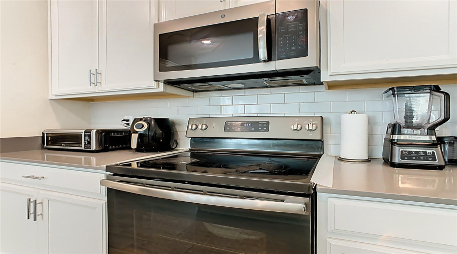 DAVENPORT, Florida 33896, 3 Bedrooms Bedrooms, ,2 BathroomsBathrooms,Residential,For Sale,BLACKWOLF RUN,0,MFRO6327110