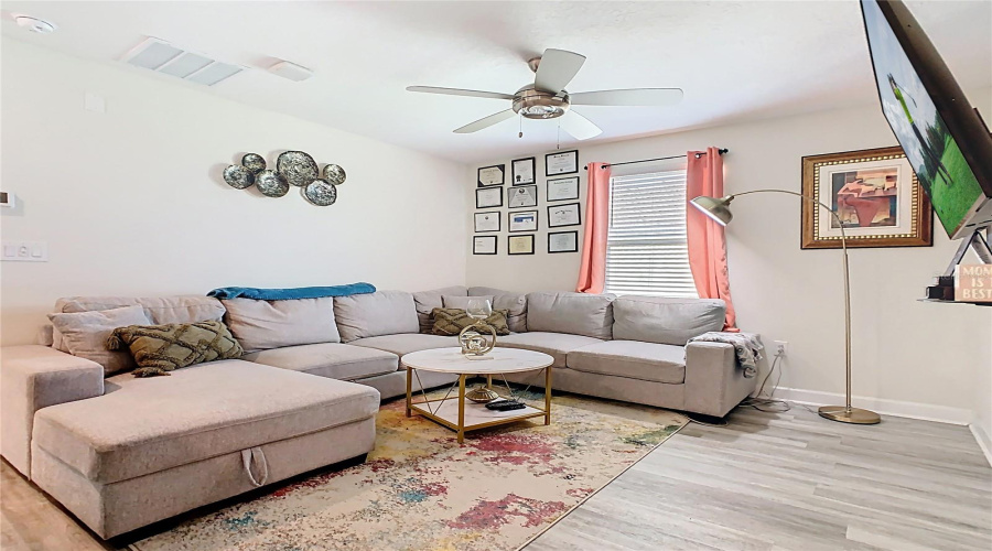 DAVENPORT, Florida 33896, 3 Bedrooms Bedrooms, ,2 BathroomsBathrooms,Residential,For Sale,BLACKWOLF RUN,0,MFRO6327110