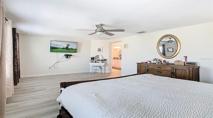 DAVENPORT, Florida 33896, 3 Bedrooms Bedrooms, ,2 BathroomsBathrooms,Residential,For Sale,BLACKWOLF RUN,0,MFRO6327110