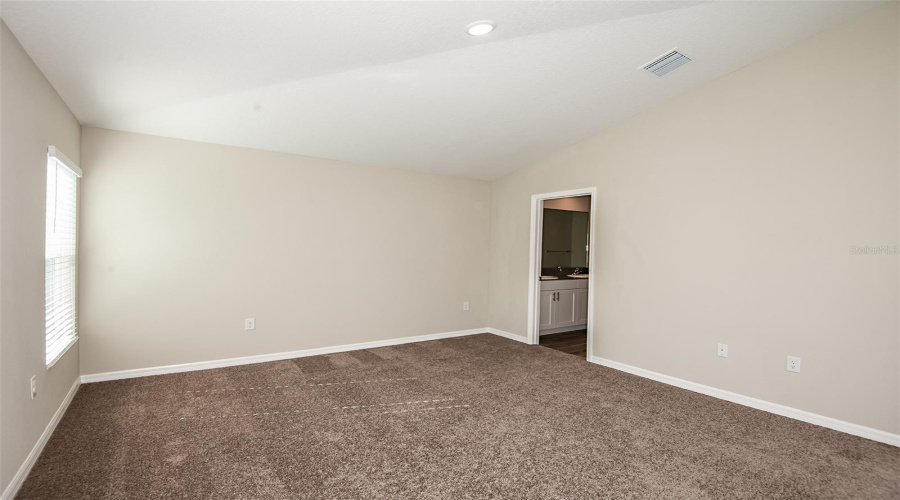 DAVENPORT, Florida 33837, 3 Bedrooms Bedrooms, ,2 BathroomsBathrooms,Residential,For Sale,ROLLING LAKE,0,MFRTB8407967