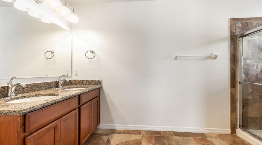 KISSIMMEE, Florida 34747, 6 Bedrooms Bedrooms, ,3 BathroomsBathrooms,Residential,For Sale,PAOLOS,0,MFRO6327230