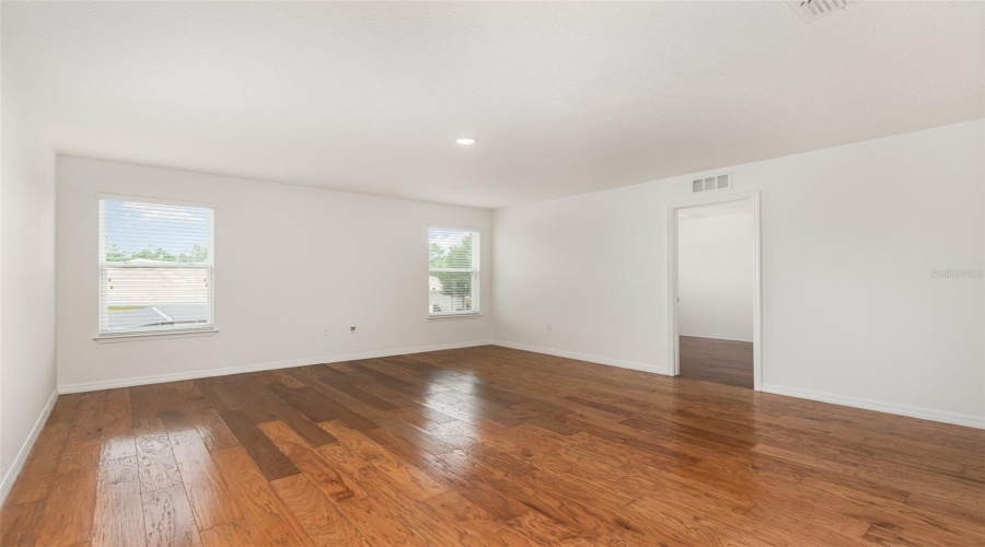 KISSIMMEE, Florida 34747, 6 Bedrooms Bedrooms, ,3 BathroomsBathrooms,Residential,For Sale,PAOLOS,0,MFRO6327230