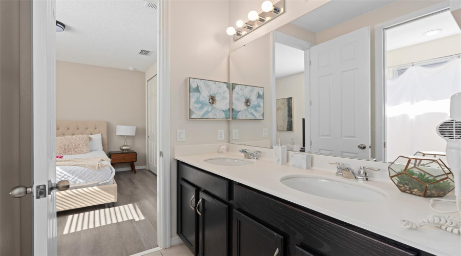 KISSIMMEE, Florida 34747, 9 Bedrooms Bedrooms, ,6 BathroomsBathrooms,Residential,For Sale,CARIBBEAN VIEW,0,MFRTB8408125