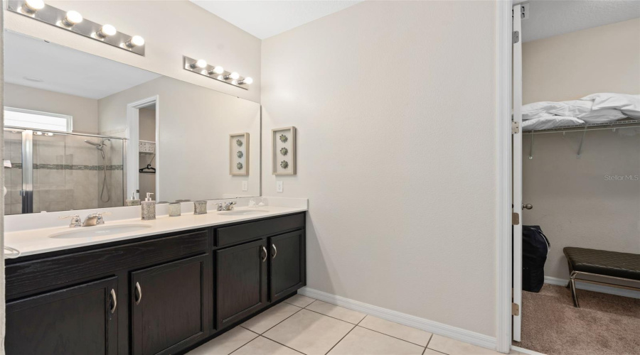 KISSIMMEE, Florida 34747, 9 Bedrooms Bedrooms, ,6 BathroomsBathrooms,Residential,For Sale,CARIBBEAN VIEW,0,MFRTB8408125