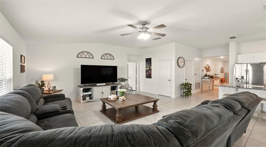 KISSIMMEE, Florida 34746, 4 Bedrooms Bedrooms, ,2 BathroomsBathrooms,Residential,For Sale,CASA DEL REY,0,MFRS5130926