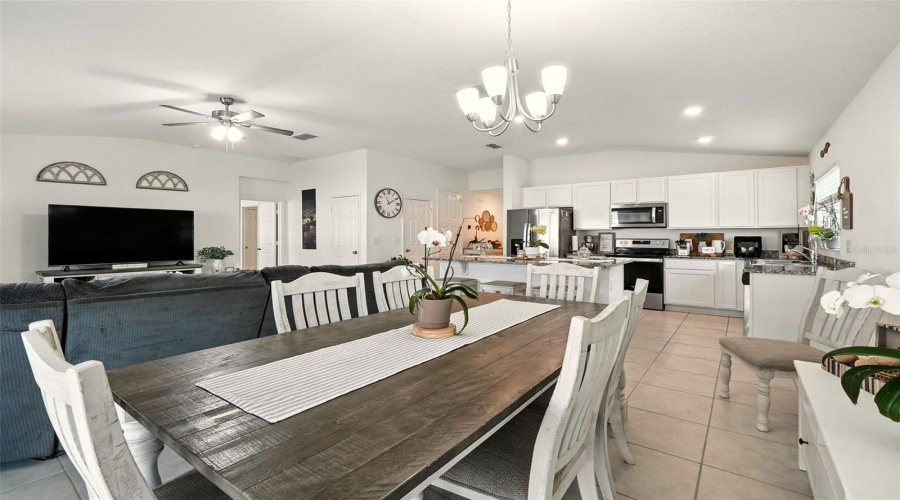 KISSIMMEE, Florida 34746, 4 Bedrooms Bedrooms, ,2 BathroomsBathrooms,Residential,For Sale,CASA DEL REY,0,MFRS5130926