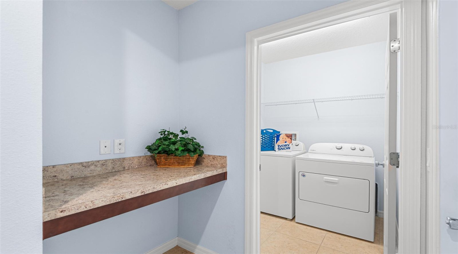 BONUS ROOM & INTERIOR LAUNDRY ROOM