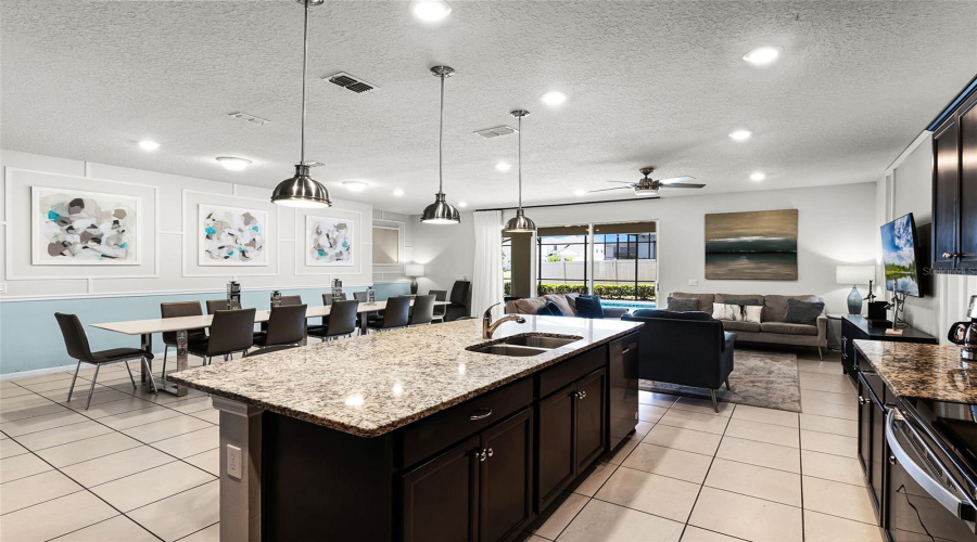 DAVENPORT, Florida 33897, 10 Bedrooms Bedrooms, ,8 BathroomsBathrooms,Residential,For Sale,LELANI,0,MFRS5130142