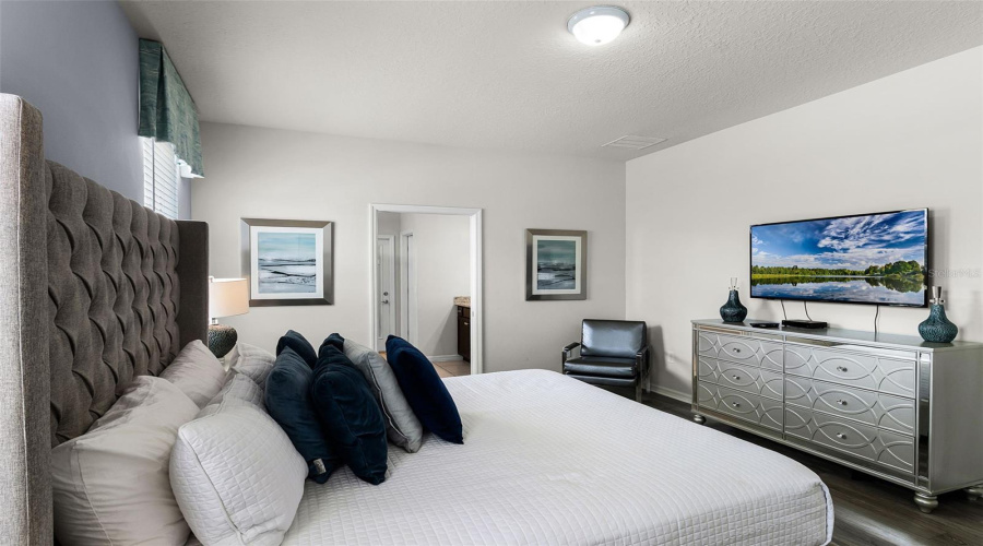DAVENPORT, Florida 33897, 10 Bedrooms Bedrooms, ,8 BathroomsBathrooms,Residential,For Sale,LELANI,0,MFRS5130142