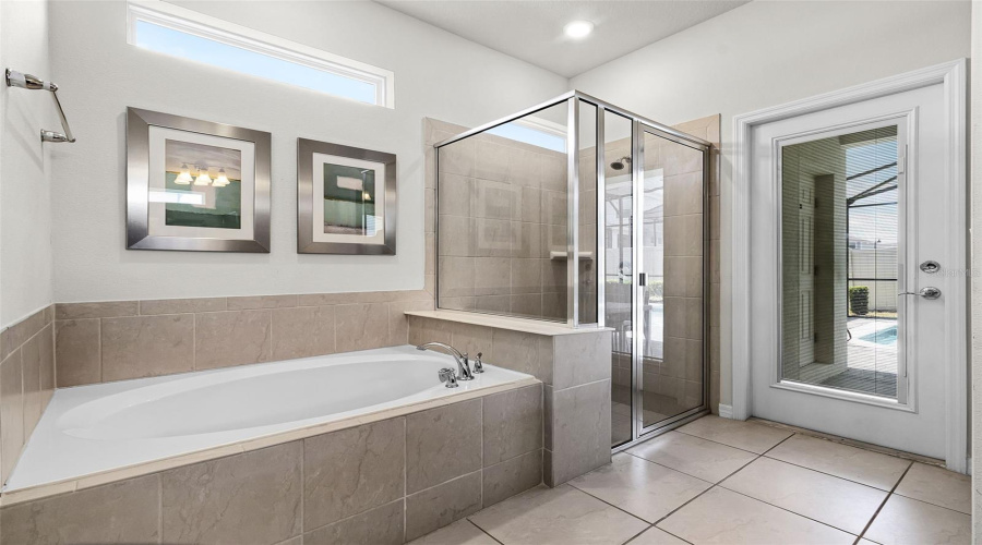 DAVENPORT, Florida 33897, 10 Bedrooms Bedrooms, ,8 BathroomsBathrooms,Residential,For Sale,LELANI,0,MFRS5130142