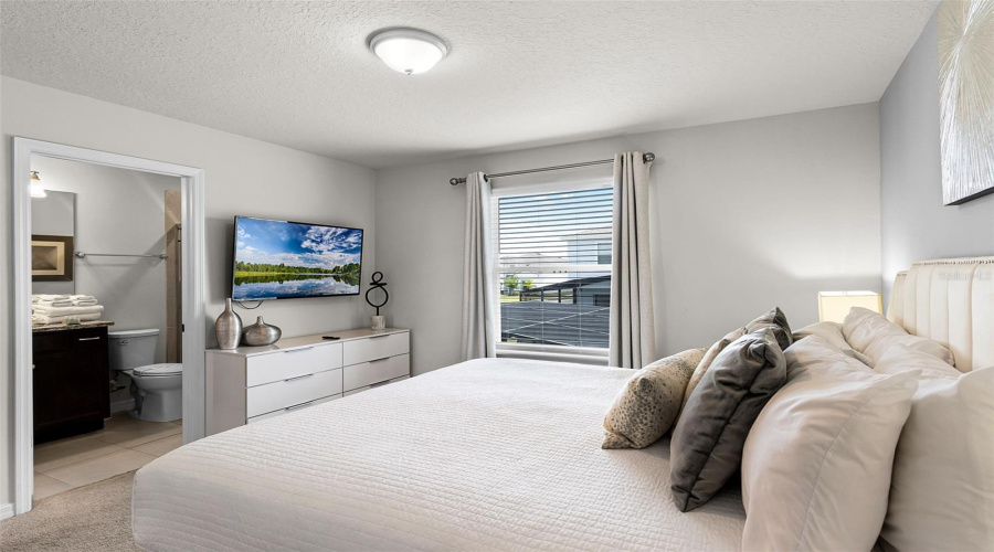 DAVENPORT, Florida 33897, 10 Bedrooms Bedrooms, ,8 BathroomsBathrooms,Residential,For Sale,LELANI,0,MFRS5130142