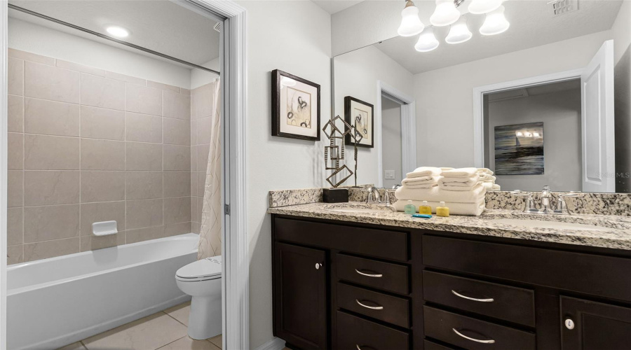 DAVENPORT, Florida 33897, 10 Bedrooms Bedrooms, ,8 BathroomsBathrooms,Residential,For Sale,LELANI,0,MFRS5130142