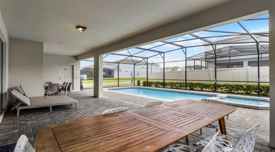 DAVENPORT, Florida 33897, 10 Bedrooms Bedrooms, ,8 BathroomsBathrooms,Residential,For Sale,LELANI,0,MFRS5130142
