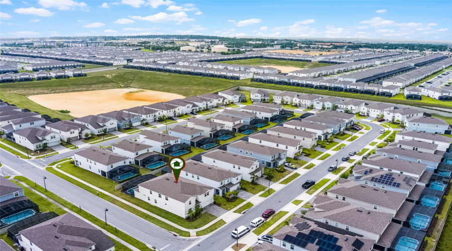 DAVENPORT, Florida 33897, 10 Bedrooms Bedrooms, ,8 BathroomsBathrooms,Residential,For Sale,LELANI,0,MFRS5130142