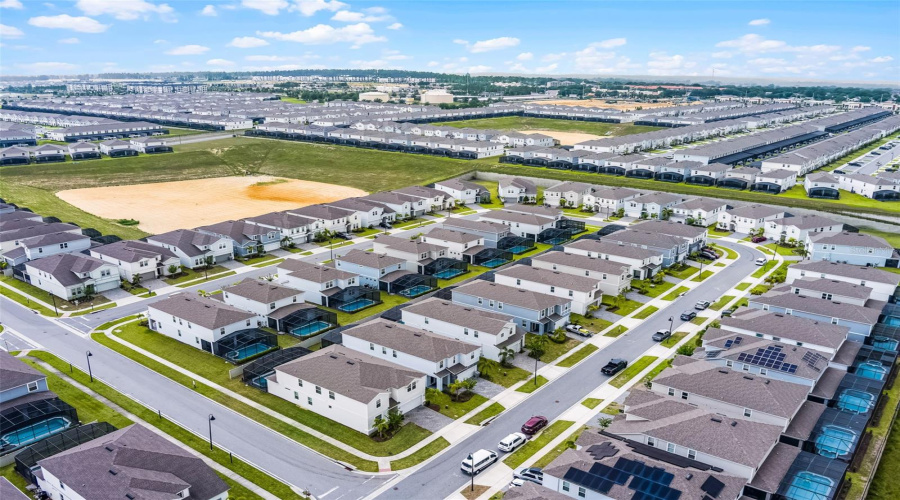 DAVENPORT, Florida 33897, 10 Bedrooms Bedrooms, ,8 BathroomsBathrooms,Residential,For Sale,LELANI,0,MFRS5130142