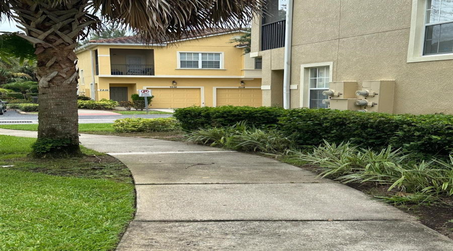 KISSIMMEE, Florida 34747, 3 Bedrooms Bedrooms, ,2 BathroomsBathrooms,Residential,For Sale,BLISS,0,MFRO6327691