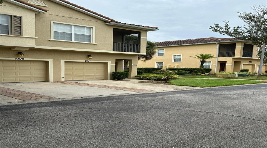 KISSIMMEE, Florida 34747, 3 Bedrooms Bedrooms, ,2 BathroomsBathrooms,Residential,For Sale,BLISS,0,MFRO6327691