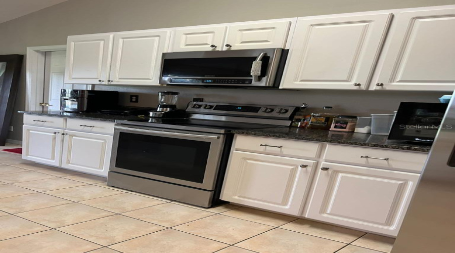 DAVENPORT, Florida 33896, 3 Bedrooms Bedrooms, ,2 BathroomsBathrooms,Residential,For Sale,VIA BIANCA,0,MFRS5131010
