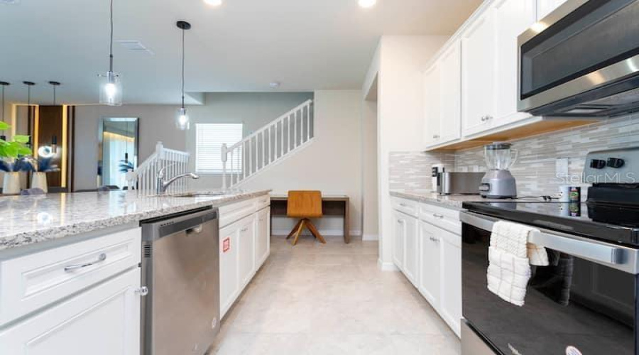 DAVENPORT, Florida 33897, 5 Bedrooms Bedrooms, ,4 BathroomsBathrooms,Residential,For Sale,PARADISE,0,MFRO6327268
